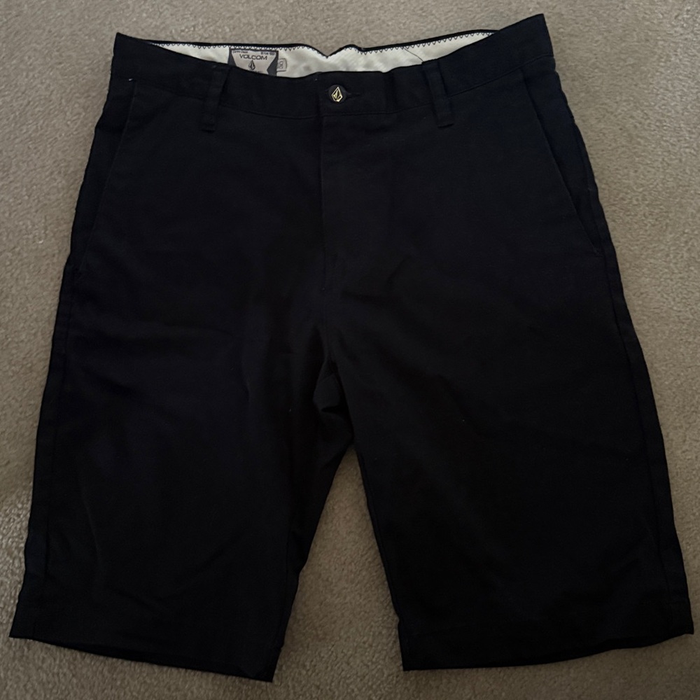 Volcom Corpo class Men's black Shorts size 30. Like new condition.